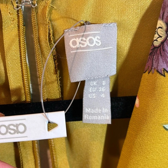 ASOS DESIGN Petite maxi dress with lace godets in mustard floral print size 4P - Picture 7 of 9